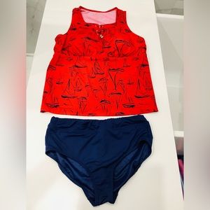 So NICE swim tankini top w/ bottom 🏖️🏝️